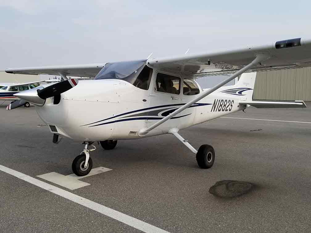 Airplane rental Cessna 172S 2005 G1000 model (pic 2)