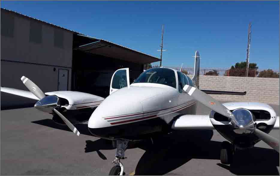 Multi engine plane Beechcraft Travel Air BE95 model